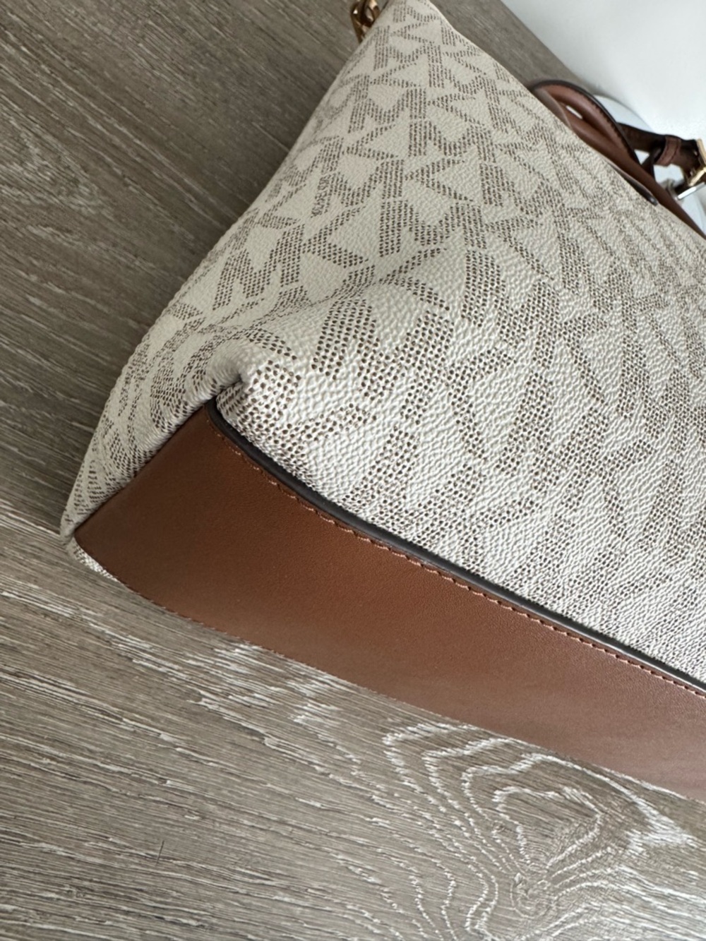 Michael Kors Austen Vanilla MK Logo Satchel with Brown Trim - Picture 14 of 16